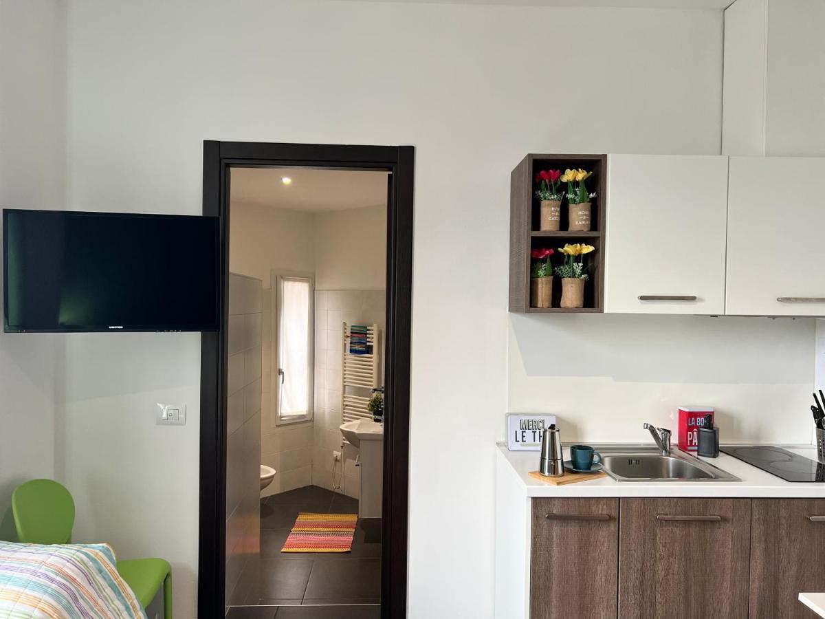 Bnbook Residence Matteotti Novara Bagian luar foto
