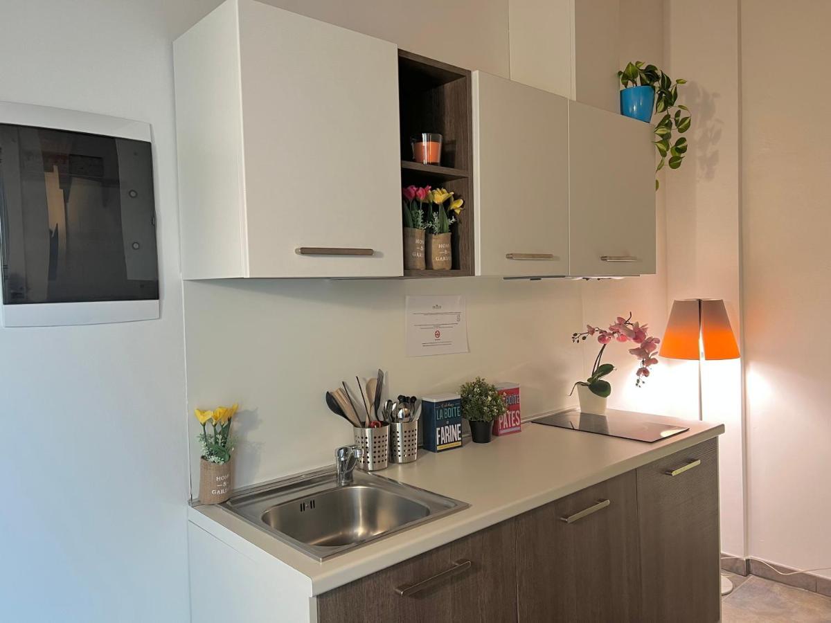 Bnbook Residence Matteotti Novara Bagian luar foto