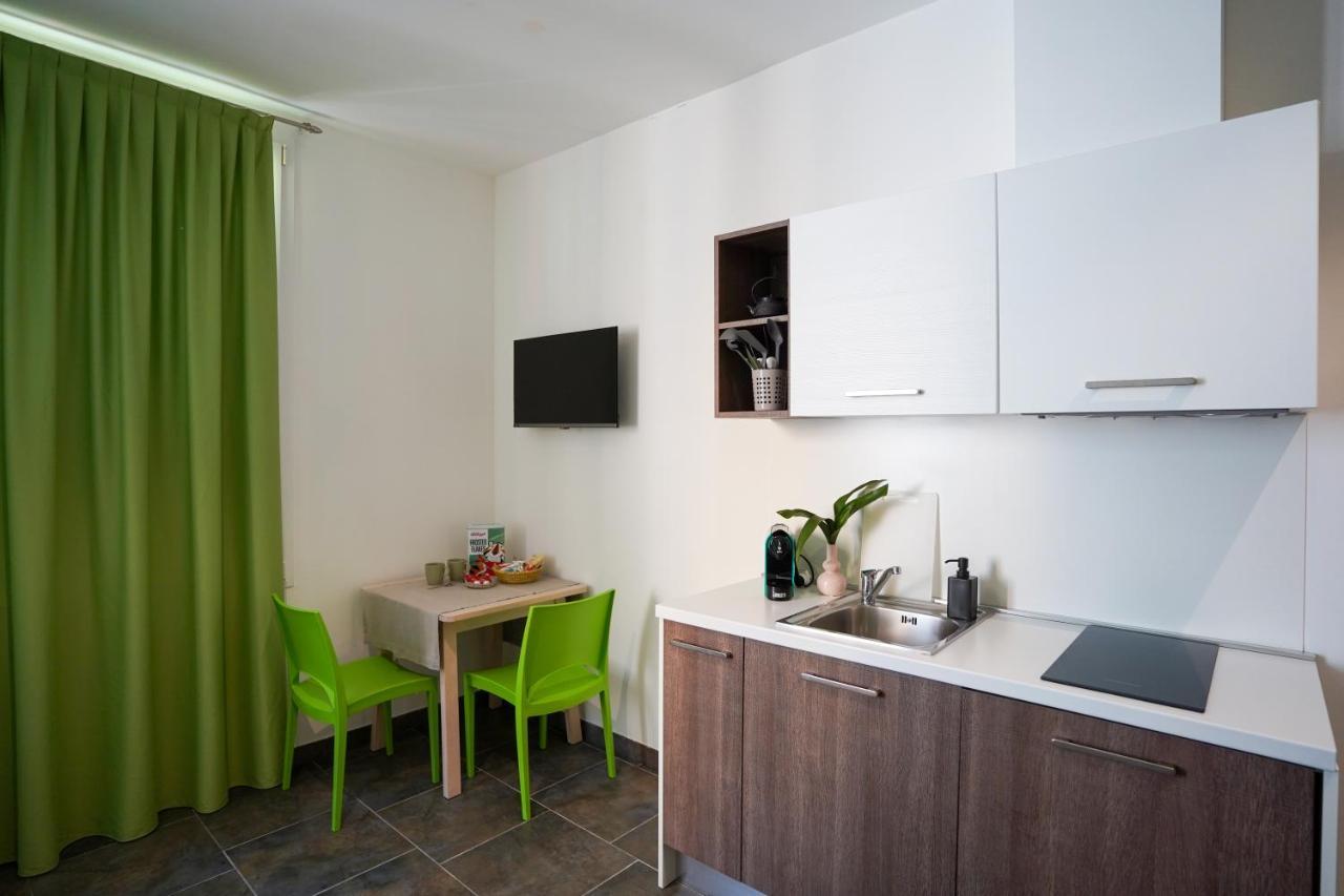 Bnbook Residence Matteotti Novara Bagian luar foto