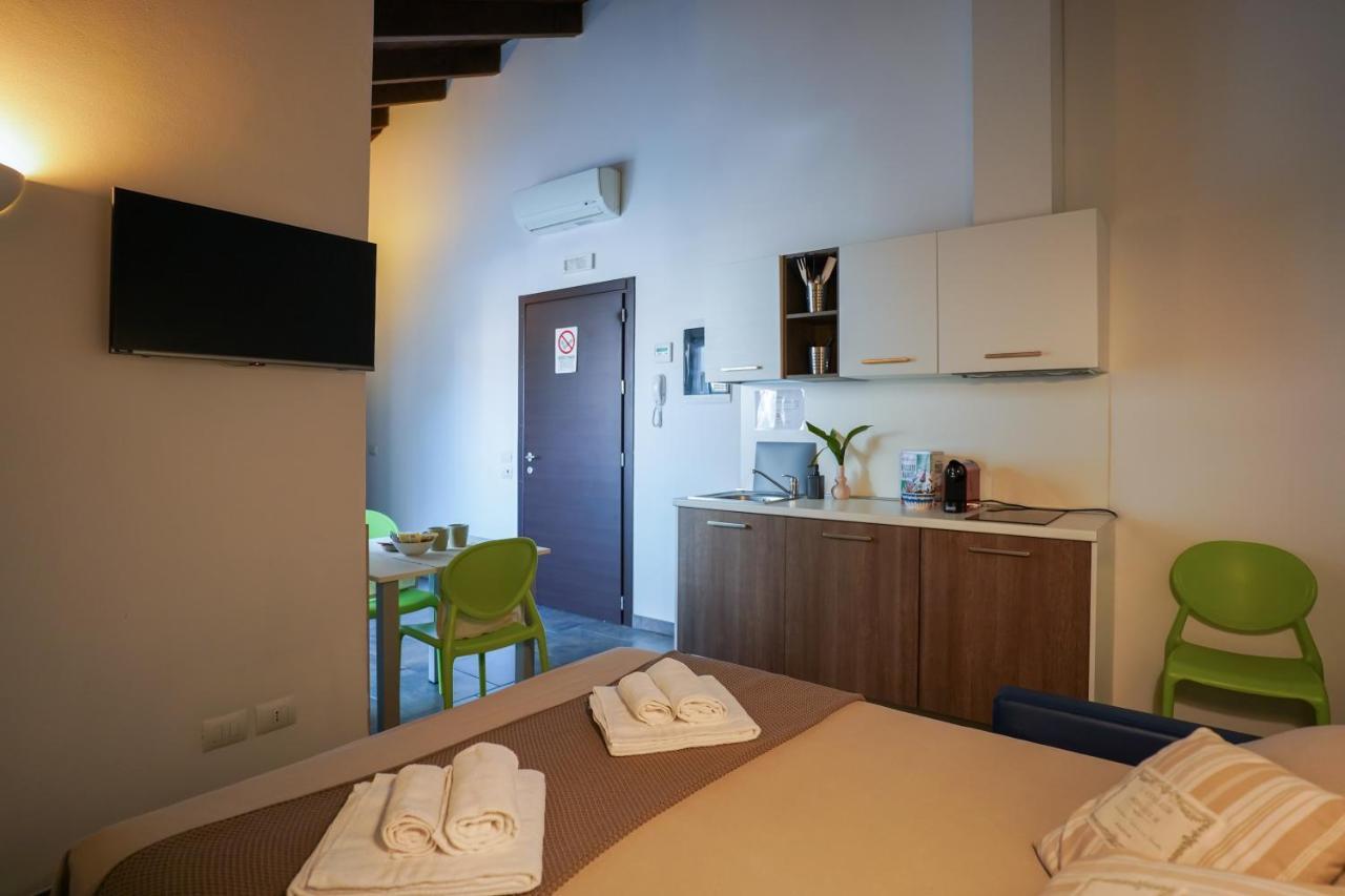 Bnbook Residence Matteotti Novara Bagian luar foto
