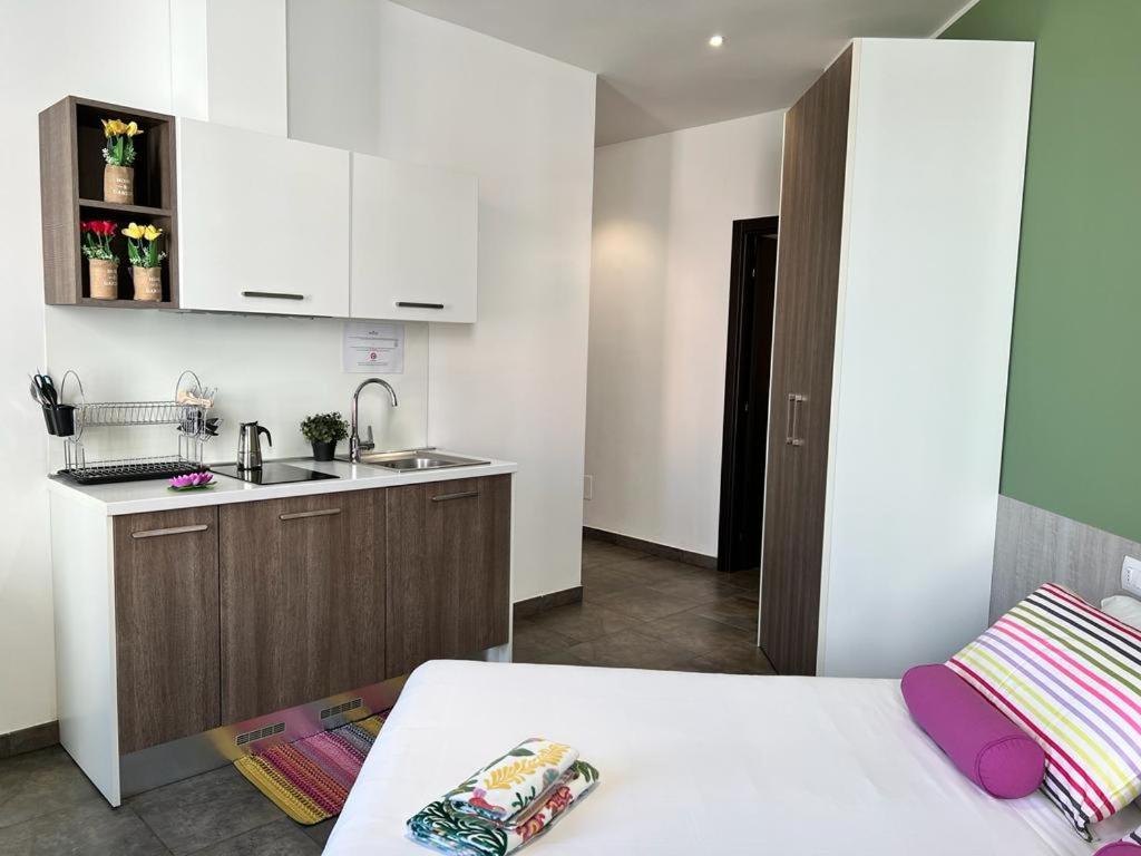 Bnbook Residence Matteotti Novara Bagian luar foto